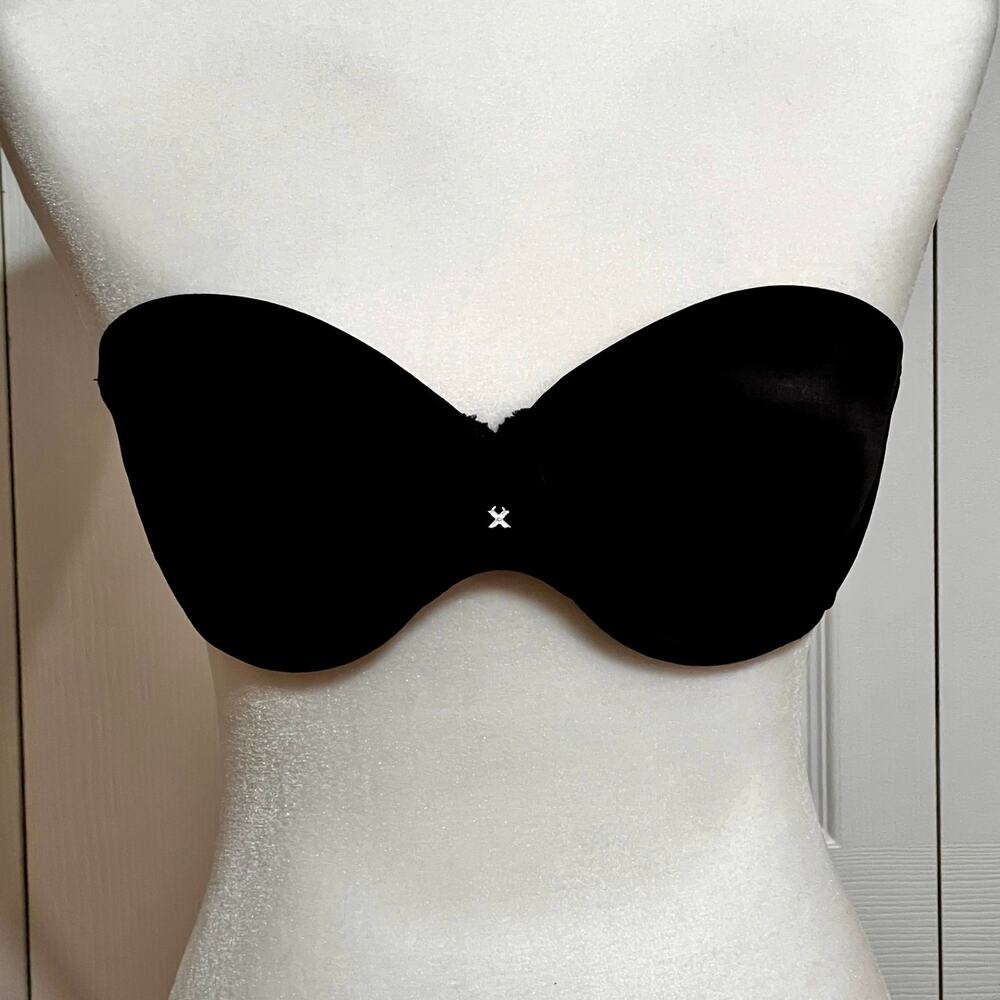 Frederick’s of Hollywood 32D Black Strapless Underwire Bra Smooth Molded Cups